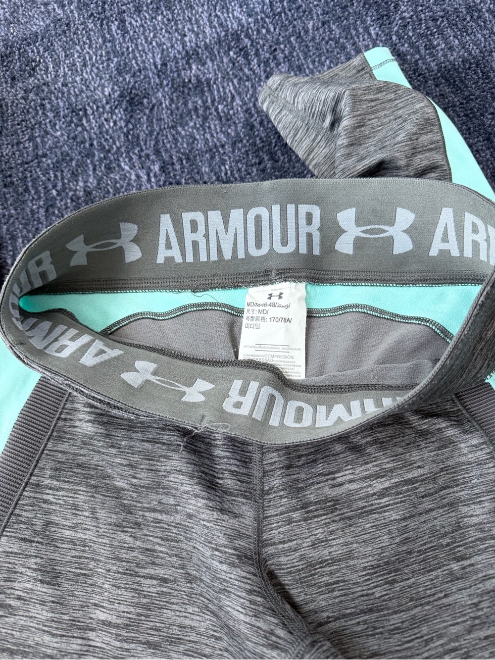 Under Armour Gray Warm Layer Leggings with Mint Side Panels - Picture 2 of 3